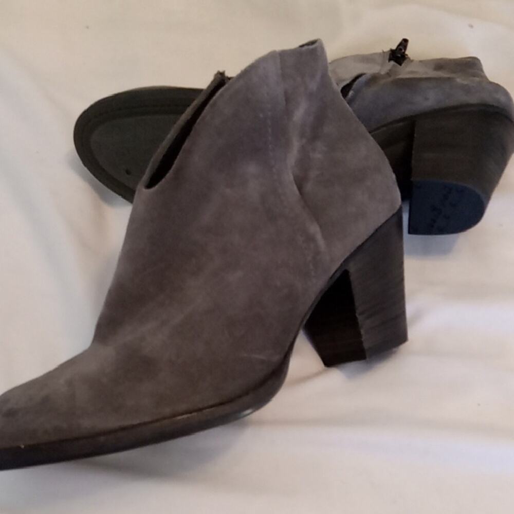Paul Green Women's Size 6 Gray Heeled Ankle Boots. Made in Austria. Leather